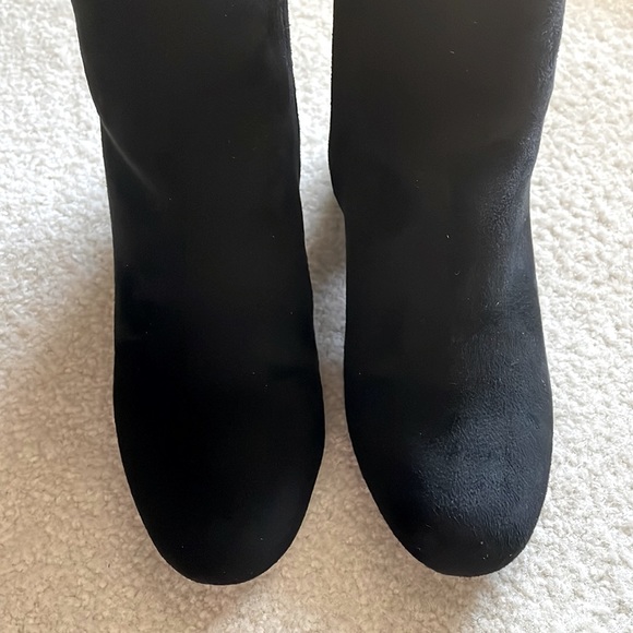 Rebel by Zigi booties - Picture 2 of 3